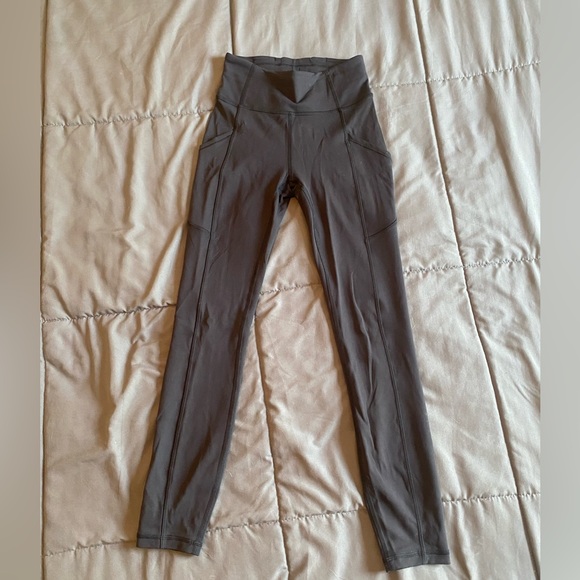 Lululemon leggings w/pockets - Picture 3 of 4
